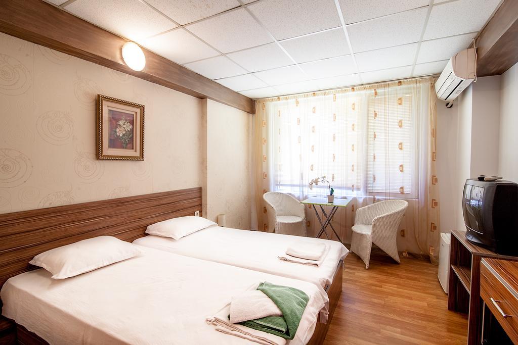 Hotel Zara Rooms สตาราซาโกรา ภายนอก รูปภาพ