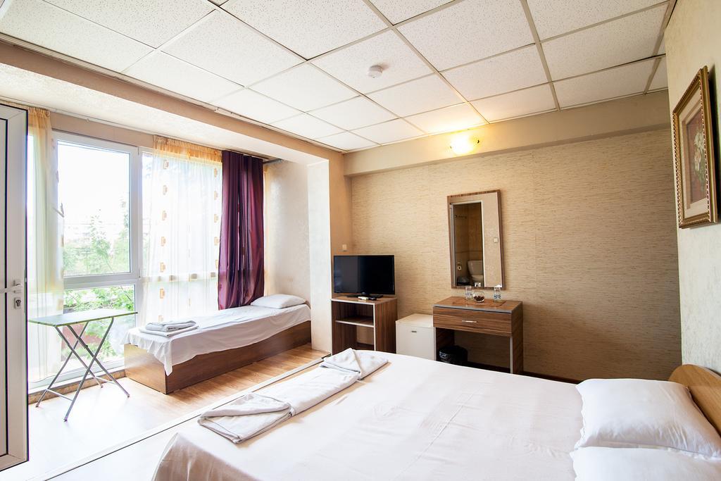 Hotel Zara Rooms สตาราซาโกรา ภายนอก รูปภาพ